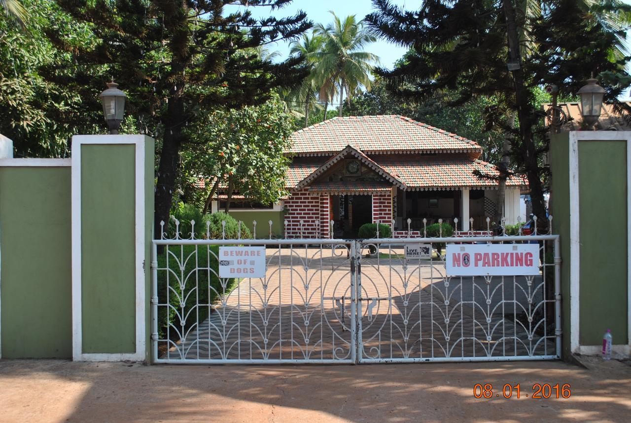 Hill Top Goa Lodge Вагатор Экстерьер фото