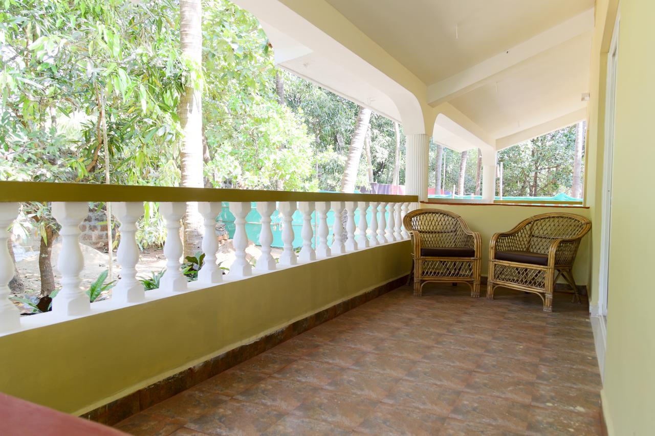 Hill Top Goa Lodge Вагатор Экстерьер фото