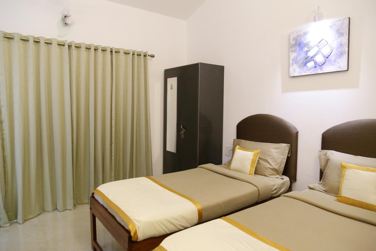 Hill Top Goa Lodge Вагатор Экстерьер фото