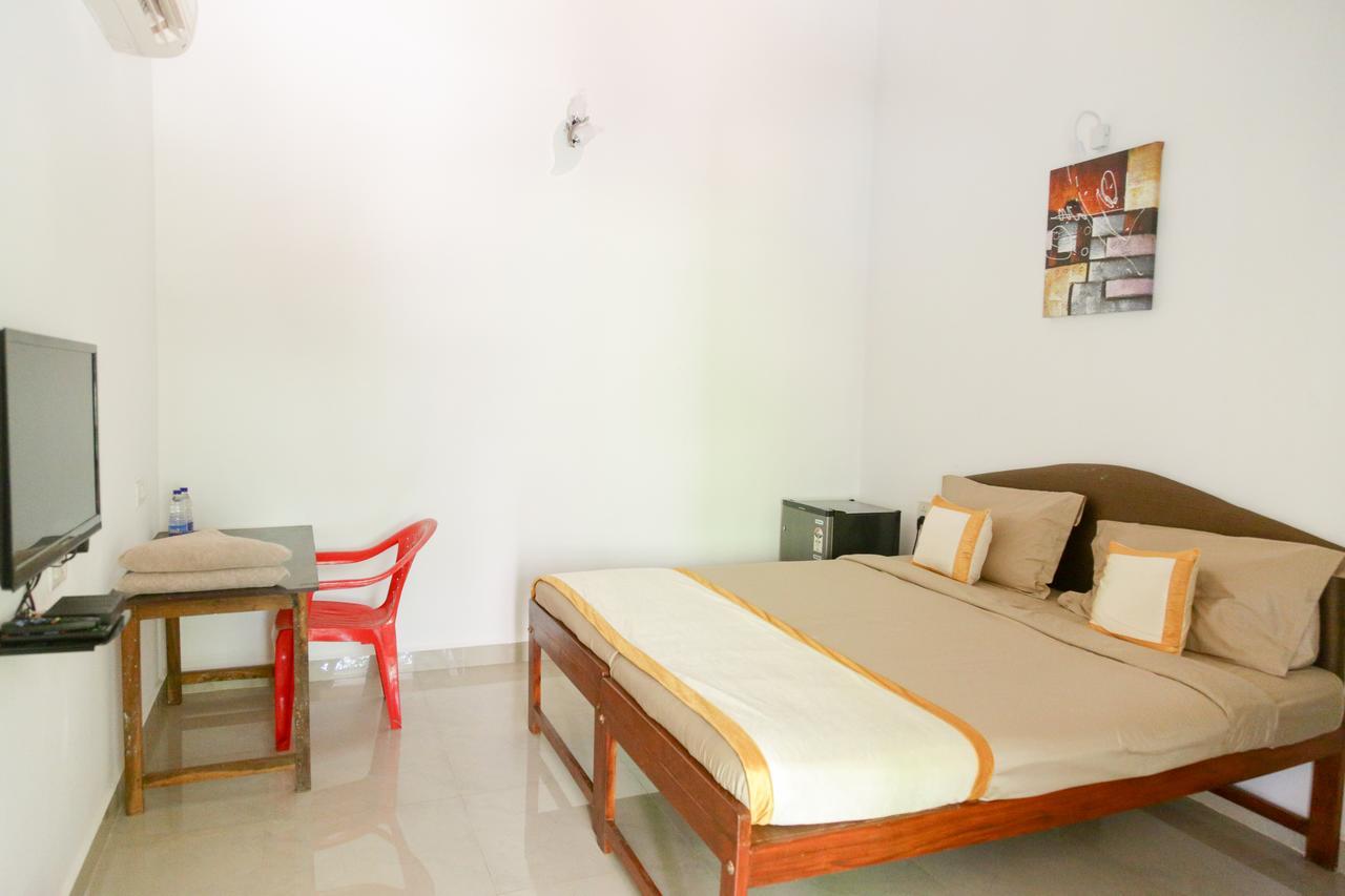 Hill Top Goa Lodge Вагатор Экстерьер фото