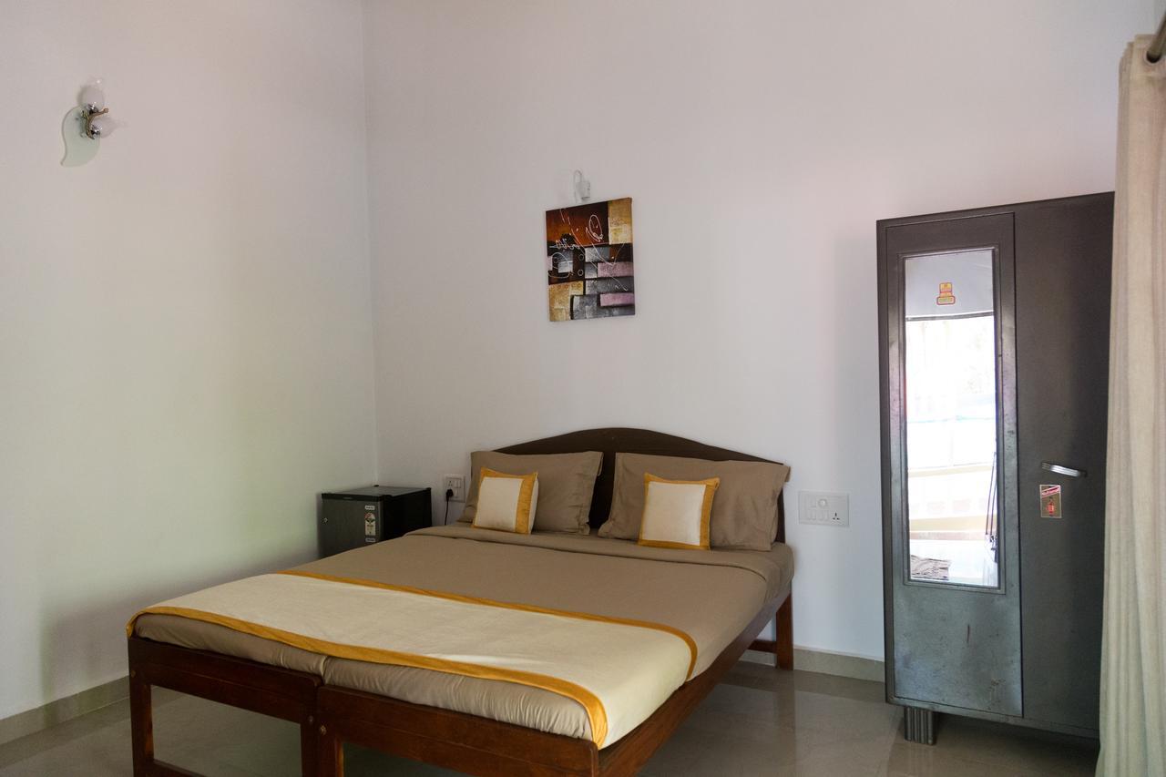 Hill Top Goa Lodge Вагатор Экстерьер фото