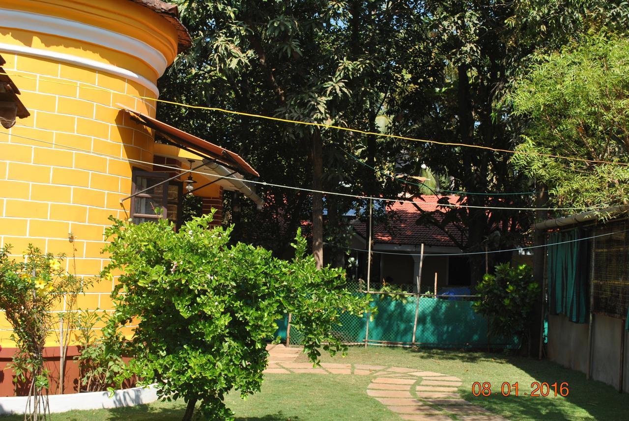 Hill Top Goa Lodge Вагатор Экстерьер фото
