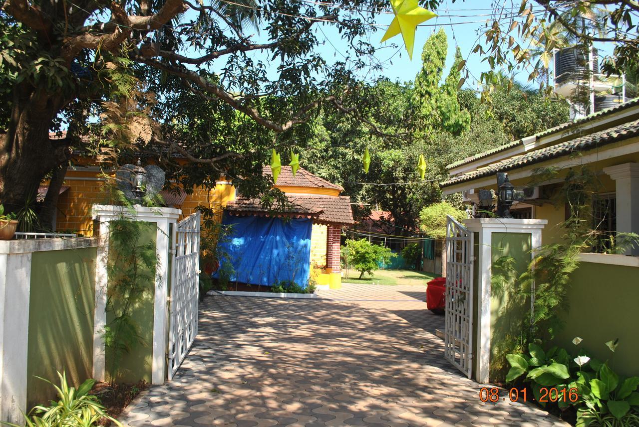 Hill Top Goa Lodge Вагатор Экстерьер фото